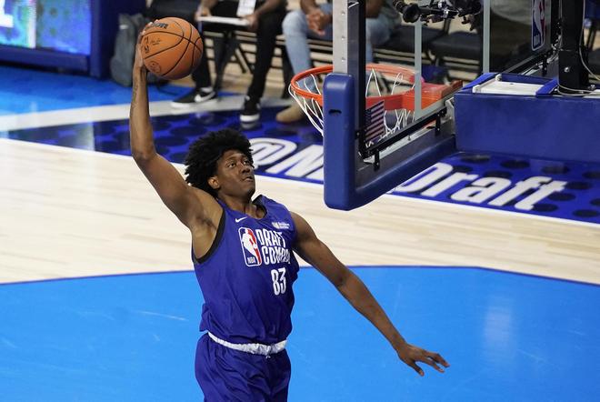 红土场地的 红土场地的